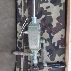 Mașină manuală de îngăurit (bormașină) – Armata Română