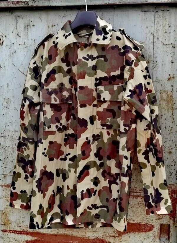 Veston militar de camuflaj
