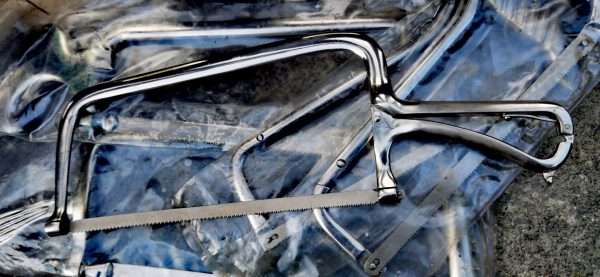 Ustensile medicale~fierăstrău inox proveniență armata română
