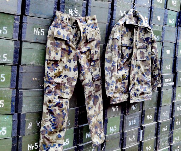 Costum camuflaj de iarna~veston și pantalon - imagine 2
