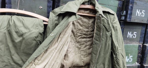 Costum vătuit militar~ veston și pantalon, proveniență armata română - imagine 4
