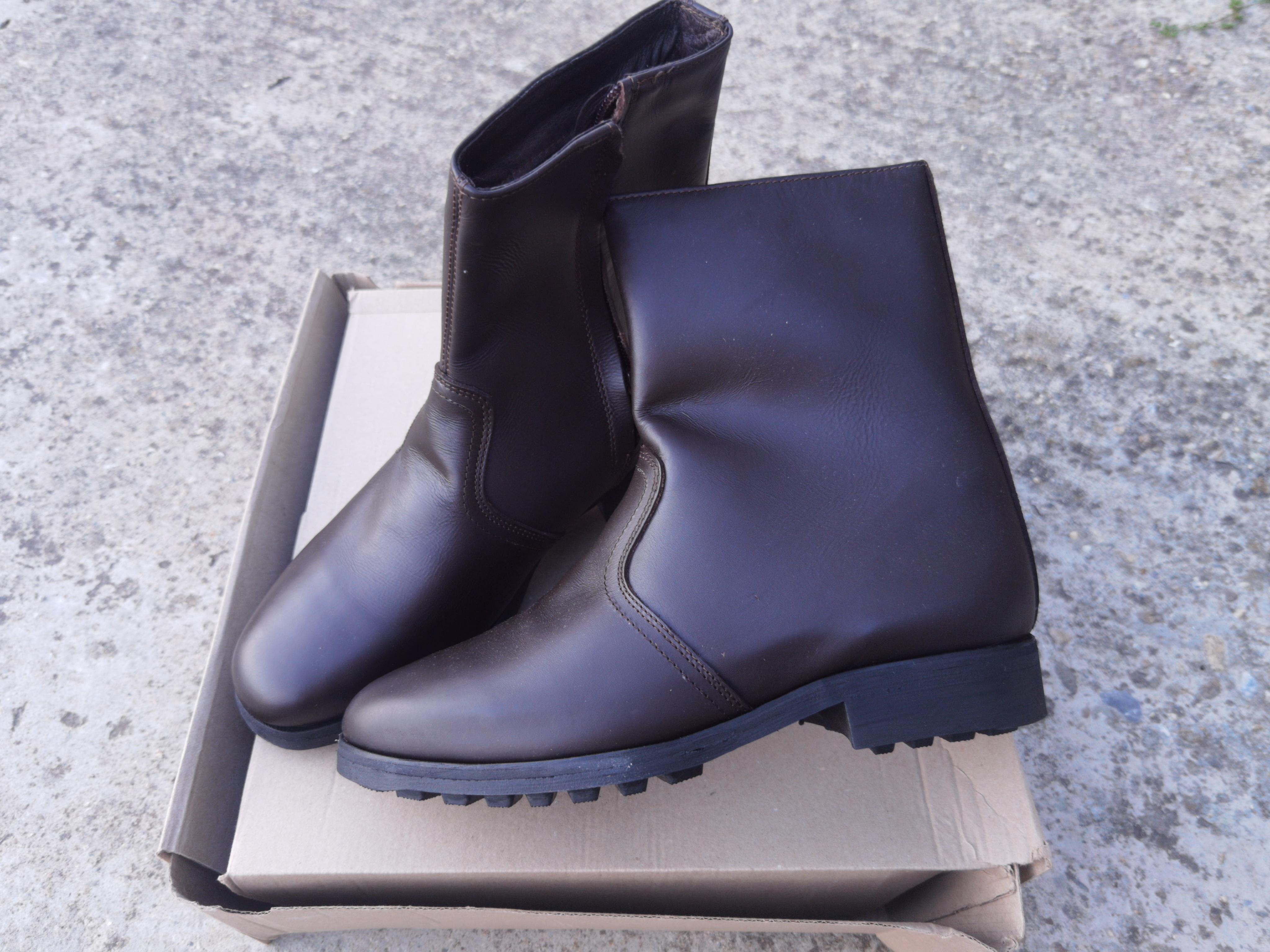 Ghete imblanite de piele - imagine 1